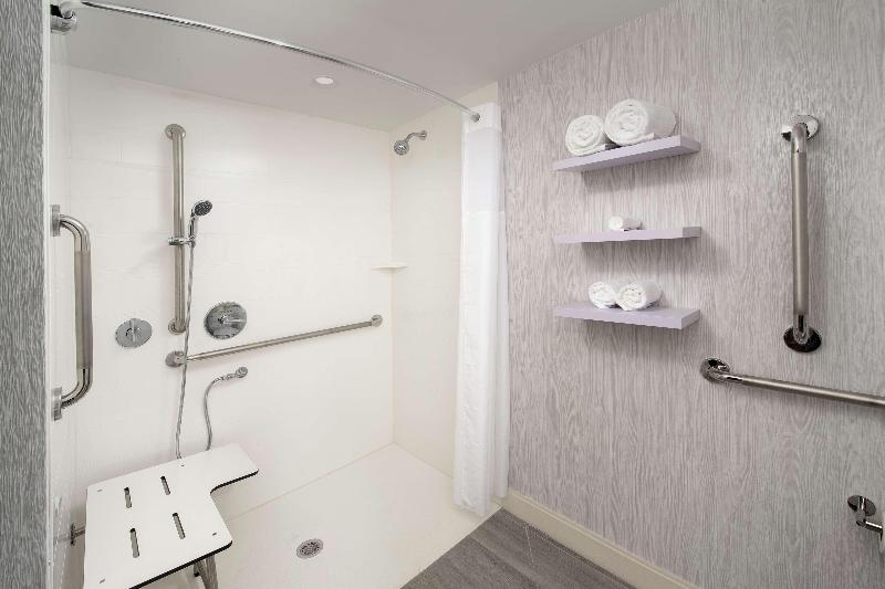 غرفة قياسية سرير كينج, Hampton Inn Marathon   Florida Keys