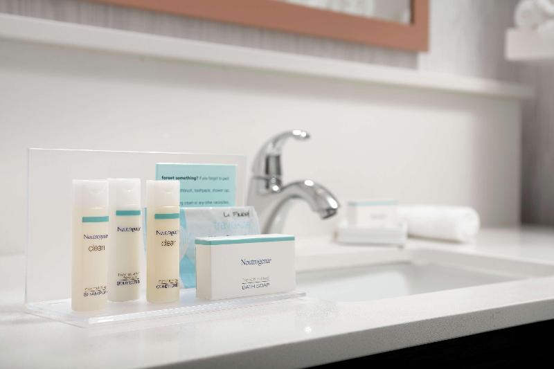 غرفة قياسية سرير كينج, Hampton Inn Marathon   Florida Keys