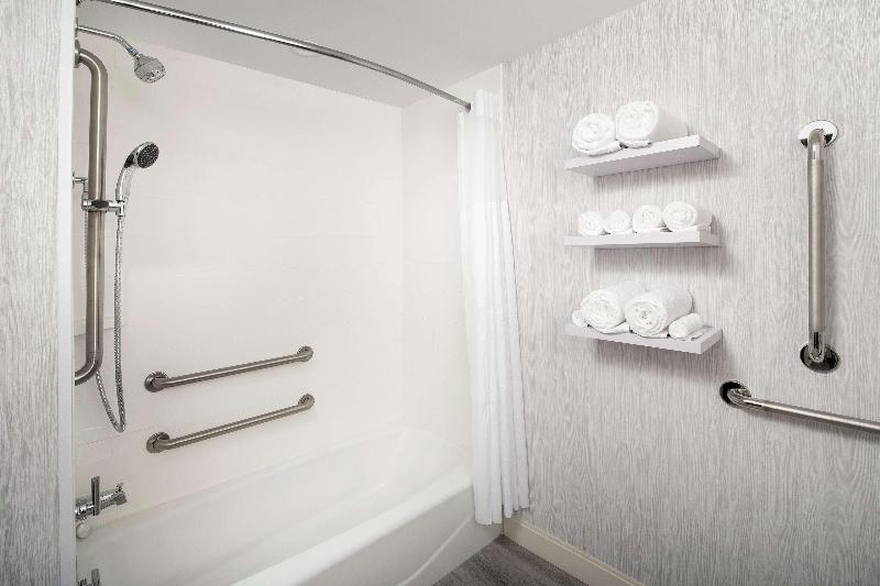 غرفة قياسية سرير كينج, Hampton Inn Marathon   Florida Keys