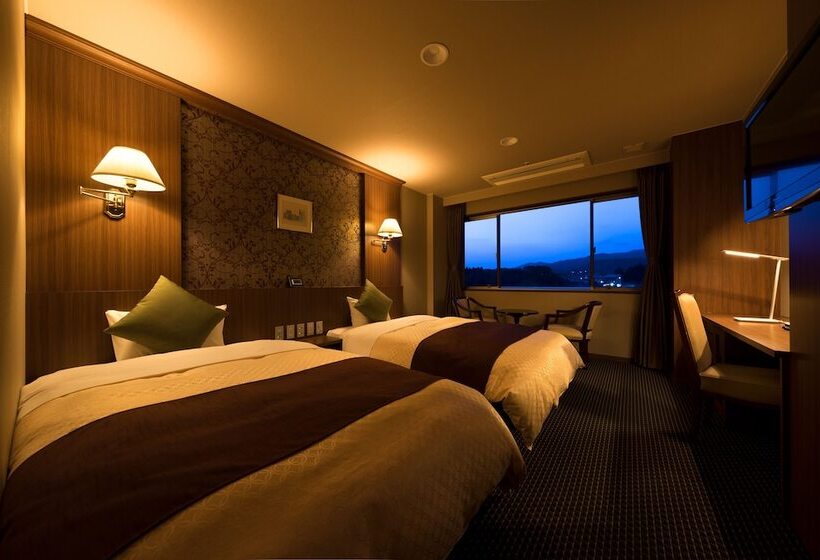 Номер Стандарт, Tsukasa Royal