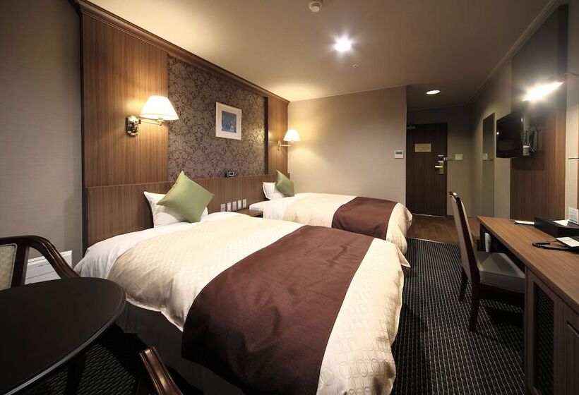 Номер Стандарт, Tsukasa Royal