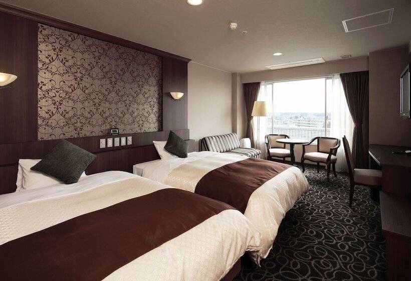 Номер Superior, Tsukasa Royal