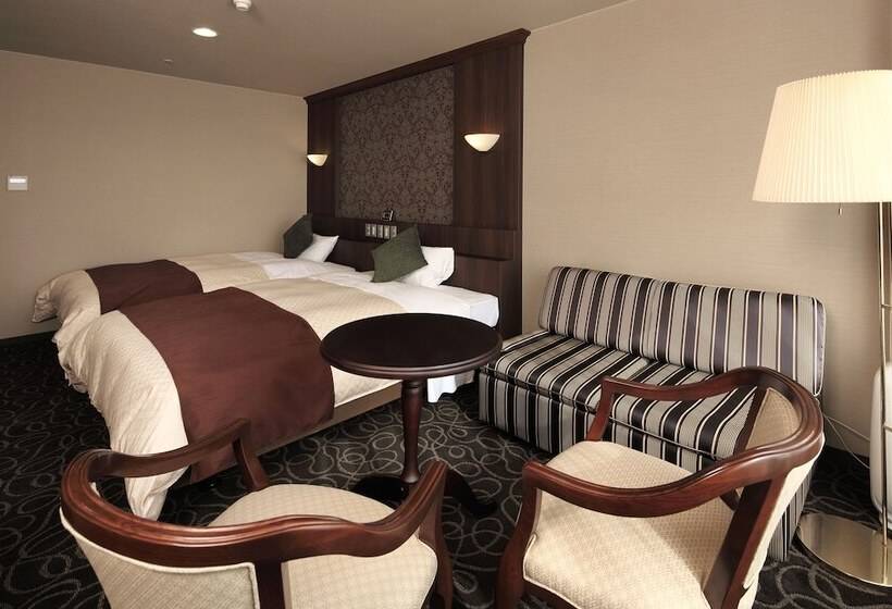 Номер Superior, Tsukasa Royal