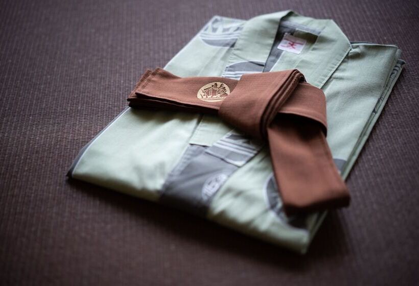 Номер Superior, Tsukasa Royal