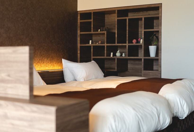 Номер Deluxe, Tsukasa Royal