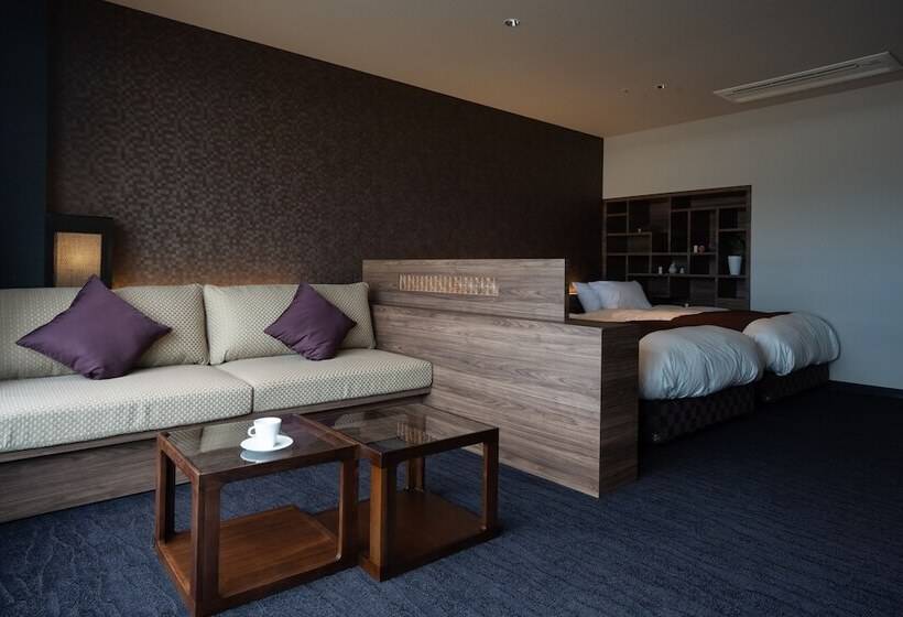 Номер Deluxe, Tsukasa Royal