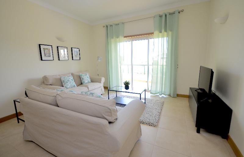 침실 2개 아파트, Lagos Bay Plaza