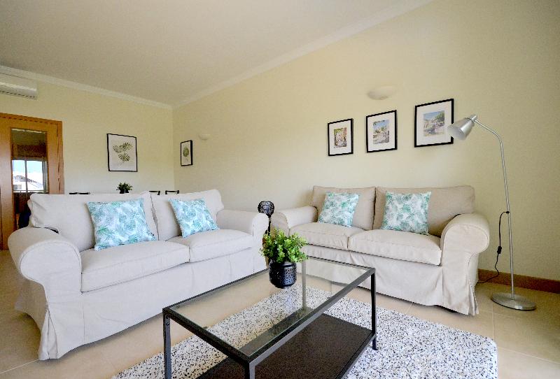 침실 2개 아파트, Lagos Bay Plaza