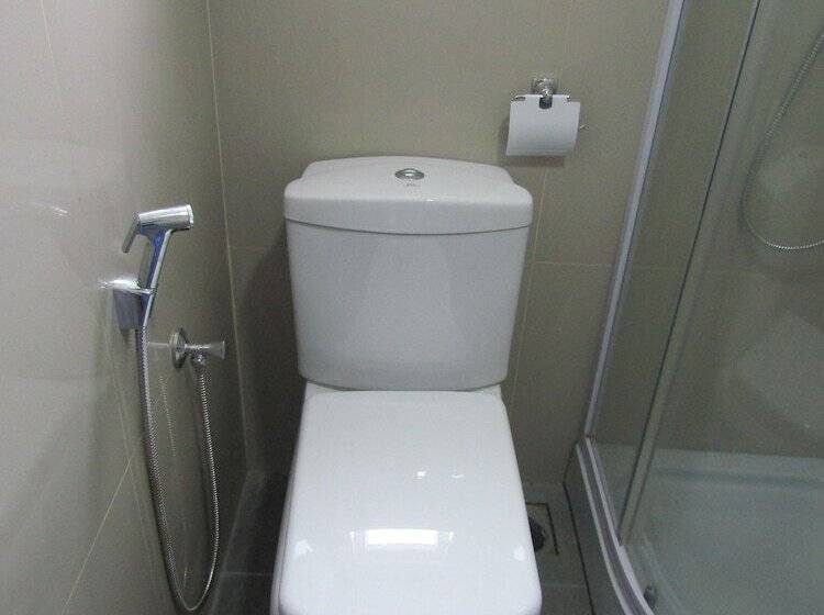 침실 3개 아파트, Queens Park Apartments