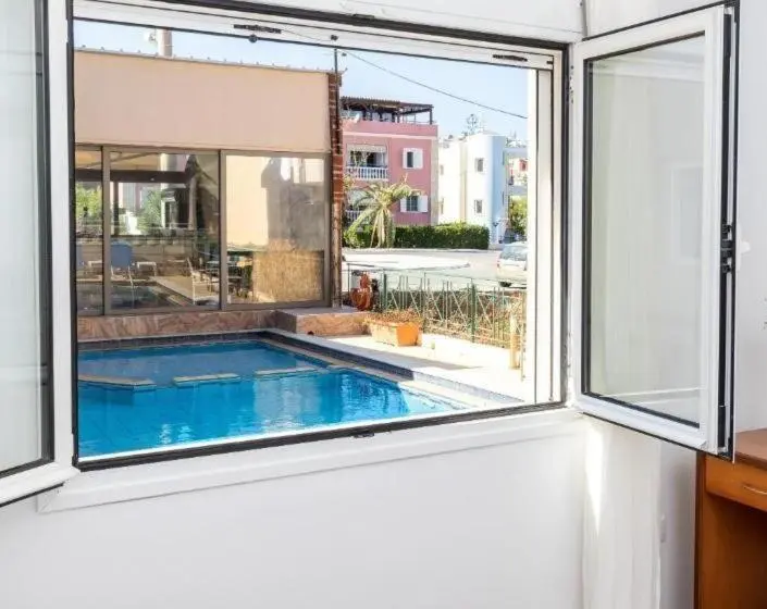 プールの見える１ベッドルームアパートメント, Sun Beach Apartments