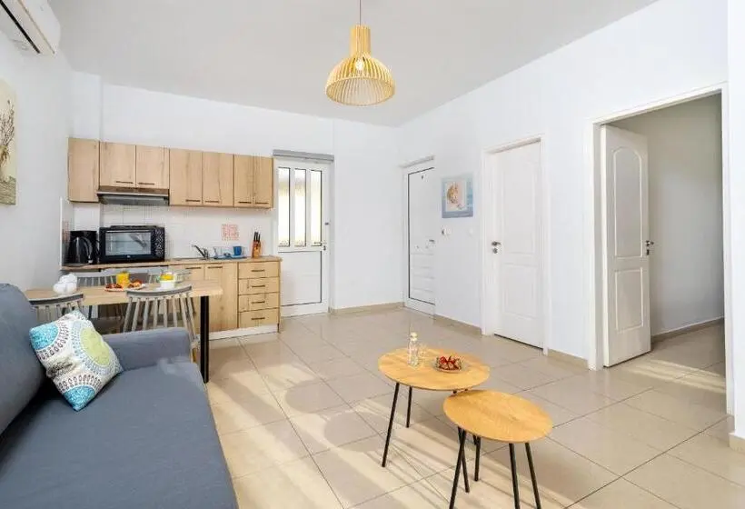 プールの見える１ベッドルームアパートメント, Sun Beach Apartments