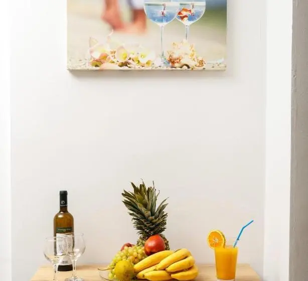 プールビュースタンダードルーム, Sun Beach Apartments
