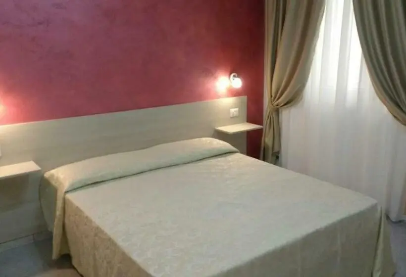 Economy-huone, Al Giglio