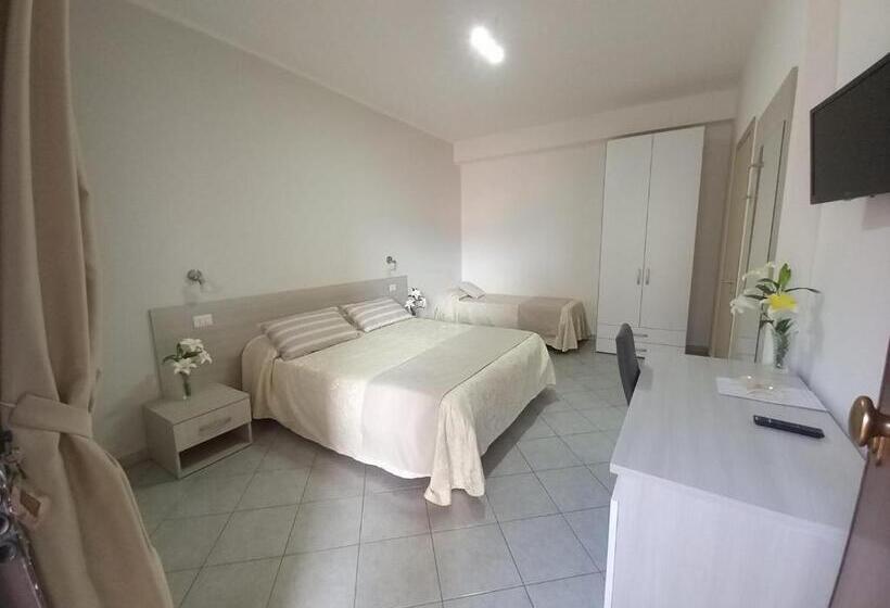 이코노미 트리플 룸, Al Giglio