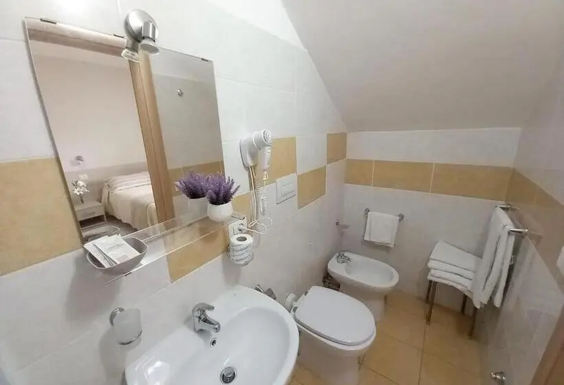 Economy Triple Room, Al Giglio