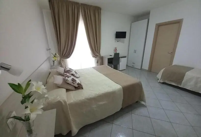 Deluxe Kolmen Hengen Huone Merinäkymä, Al Giglio