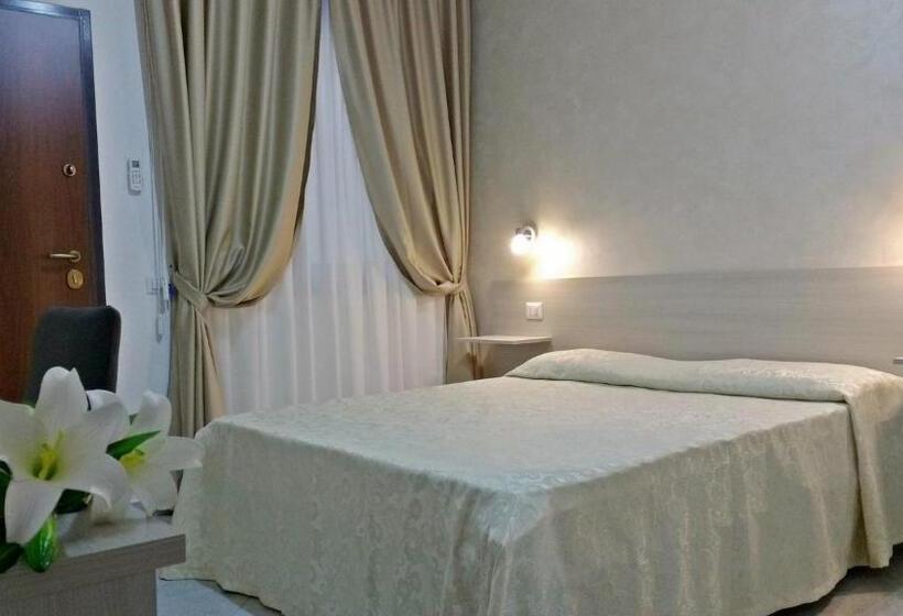 اتاق اکونومی, Al Giglio