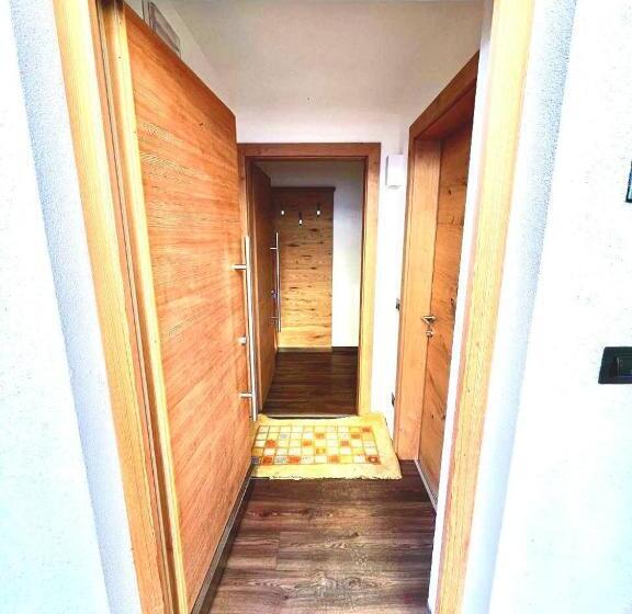 דירת חדר, Chalet Marcora