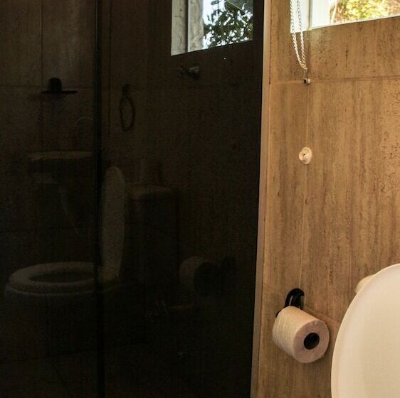 غرفة قياسية ثلاثية, Eco Pousada Jardim Botânico