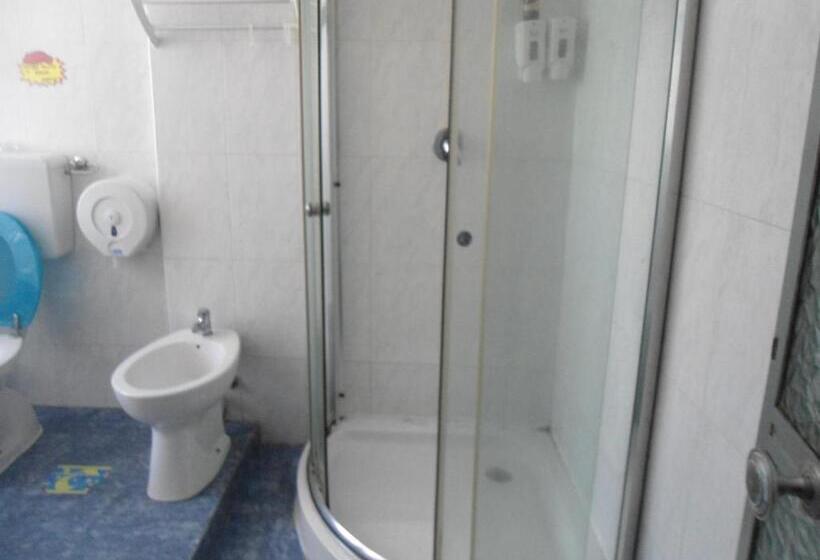 اتاق استاندارد با سرویس بهداشتی مشترک, Houston Livorno   Struttura Esclusivamente Turistica   Not For Business Or Workers