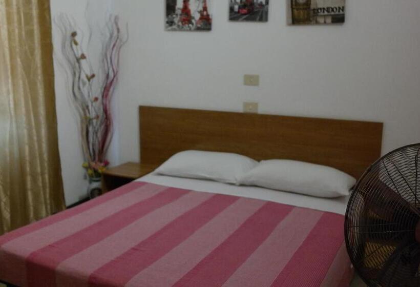 اتاق استاندارد با سرویس بهداشتی مشترک, Houston Livorno   Struttura Esclusivamente Turistica   Not For Business Or Workers