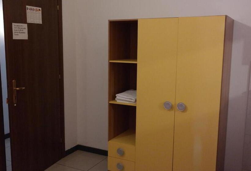 اتاق استاندارد با سرویس بهداشتی مشترک, Houston Livorno   Struttura Esclusivamente Turistica   Not For Business Or Workers