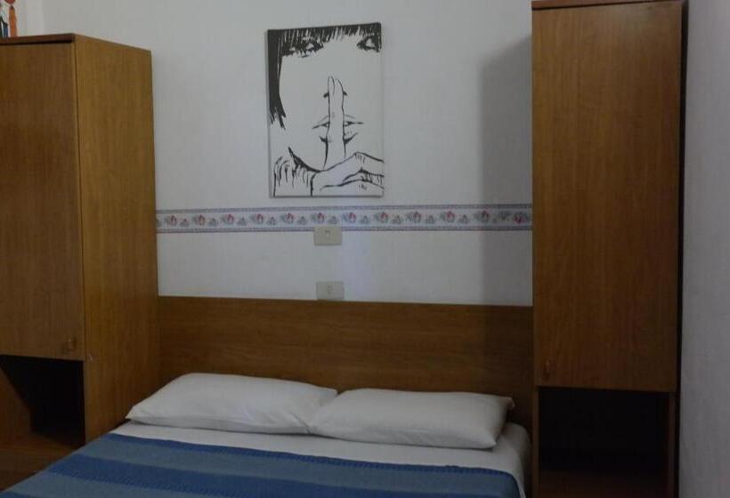 اتاق استاندارد با سرویس بهداشتی مشترک, Houston Livorno   Struttura Esclusivamente Turistica   Not For Business Or Workers