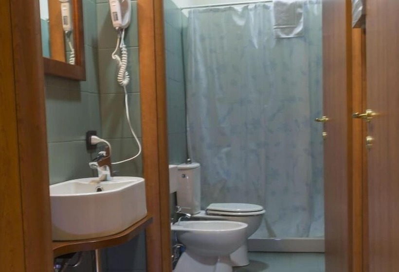 اتاق استاندارد چهار تخته, Il Rio Di Vorno