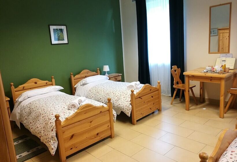 اتاق استاندارد چهار تخته, Il Rio Di Vorno