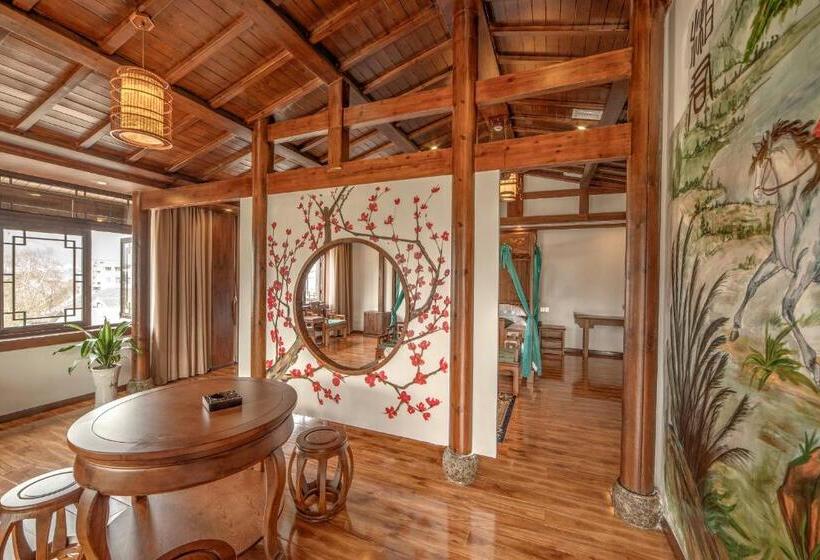 Президентский Люкс, Lee S Boutique Resort