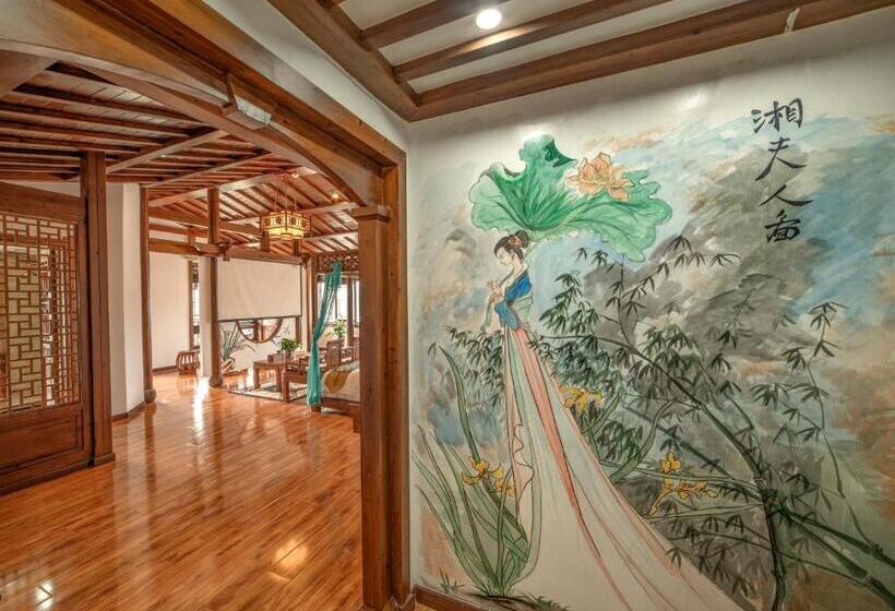 Президентский Люкс, Lee S Boutique Resort