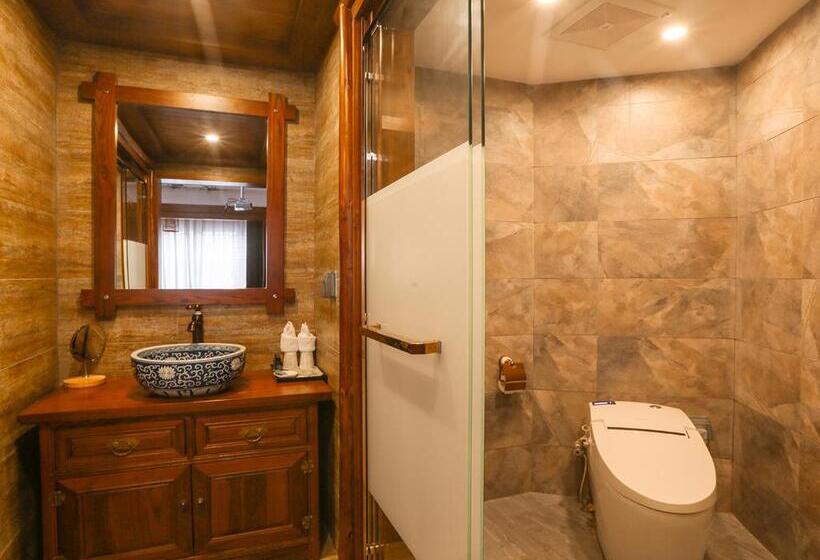 Deluxe room with river view, Lee S Boutique Resort