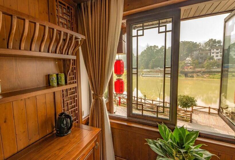 Deluxe room with river view, Lee S Boutique Resort