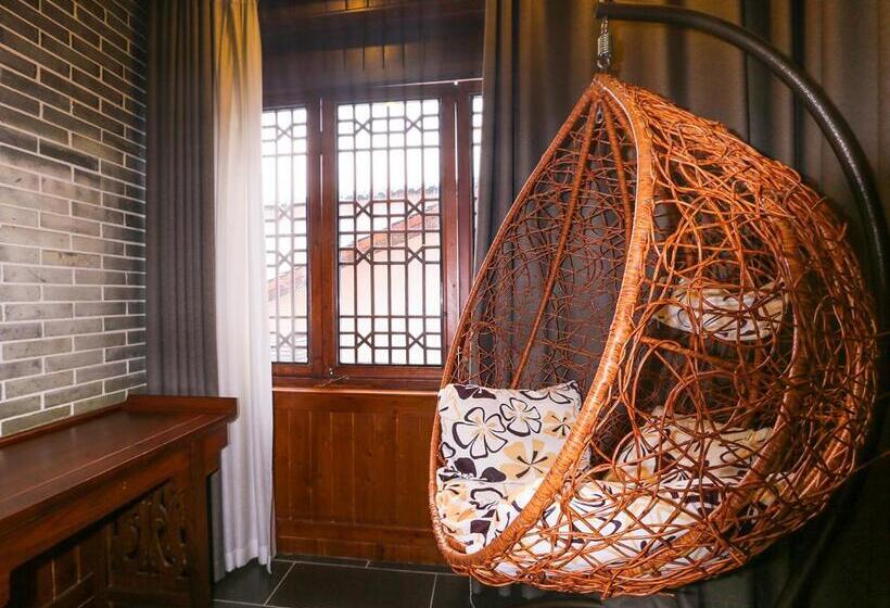 Deluxe room with river view, Lee S Boutique Resort