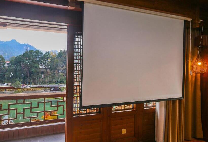 Deluxe room with river view, Lee S Boutique Resort