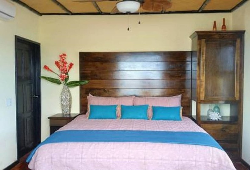 스탠다드 룸 킹사이즈 침대, Lina Point Belize Overwater Resort