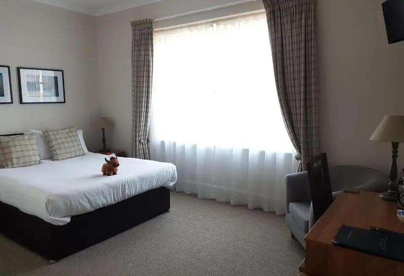 キングサイズベッドのスタンダードルーム, Loch Ness Guest House