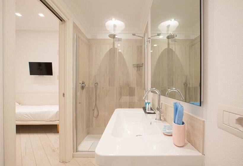 Полулюкс, Marina Charming Rooms