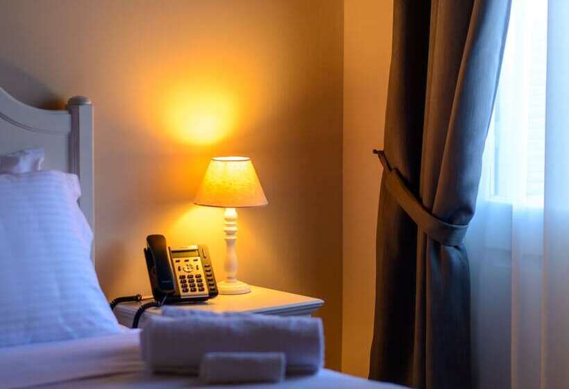 غرفة قياسية, Palladian Home