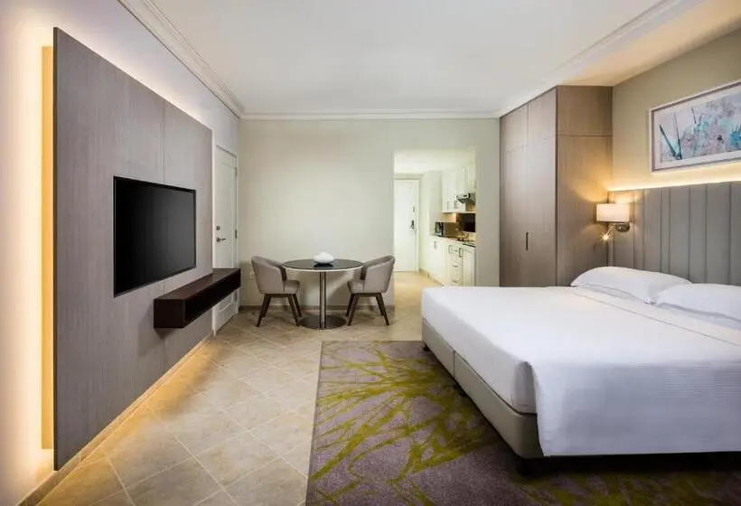 バルコニー付きスタンダードステューディオ, Beach Rotana – All Suites