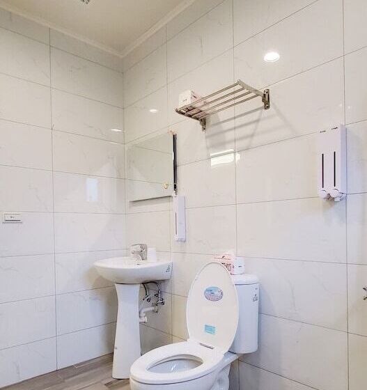 اتاق خانوادگی, Happiness Yes Inn