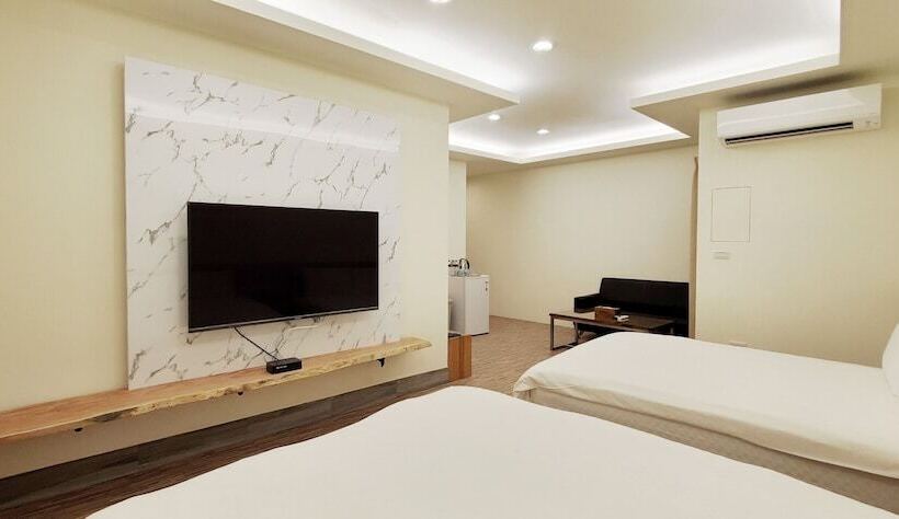 اتاق خانوادگی, Happiness Yes Inn