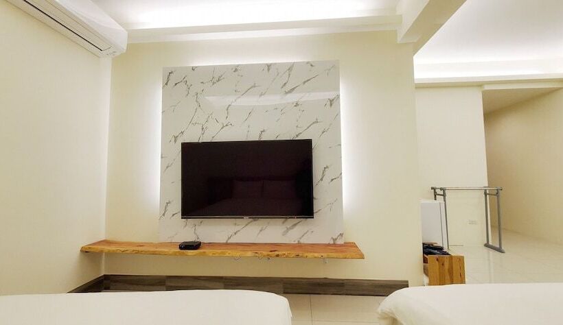 اتاق خانوادگی, Happiness Yes Inn