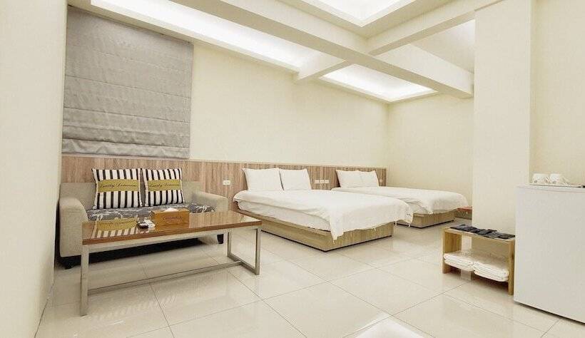 اتاق خانوادگی, Happiness Yes Inn