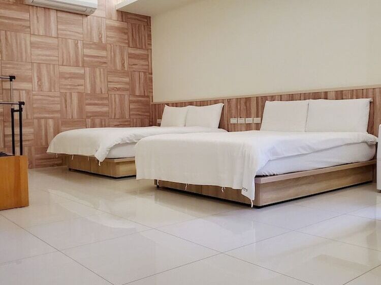 اتاق خانوادگی, Happiness Yes Inn