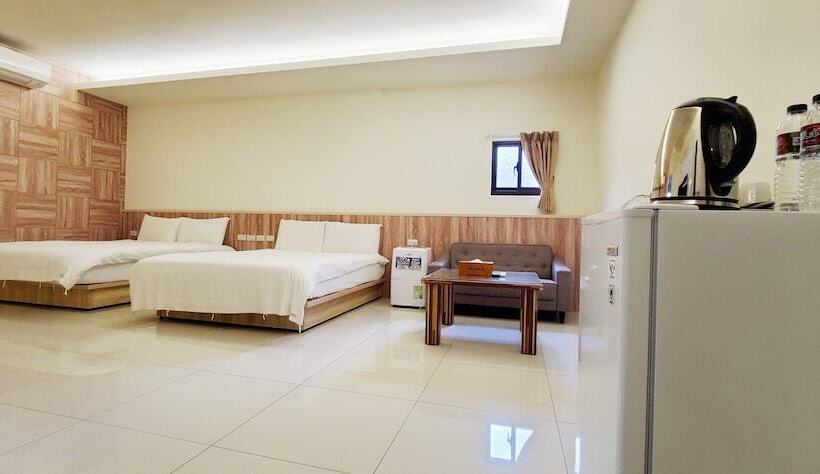 اتاق خانوادگی, Happiness Yes Inn