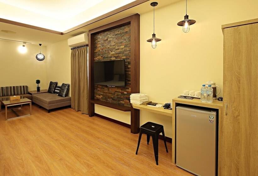 سوئیت کلاسیک, Happiness Yes Inn