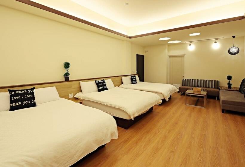 سوئیت کلاسیک, Happiness Yes Inn