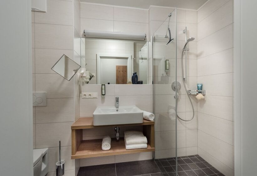 테라스가 있는 2 베드룸 아파트, Alpenparks Chalet & Apartment Areitxpress