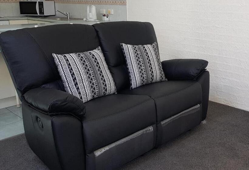 Апартаменты 2 Спальни, Bayview Apartments